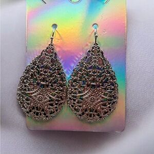 Elegant Silver Filigree Teardrop Earrings
